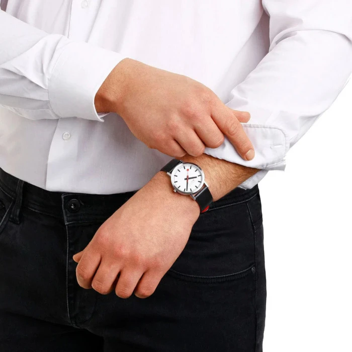 Mondaine Classic - White Dial / Brushed Case / Black Vegan Grape Leather Strap / 40 Mm 6 Mondaine Classic - White Dial / Brushed Case / Black Vegan Grape Leather Strap / 40 Mm - Image 4