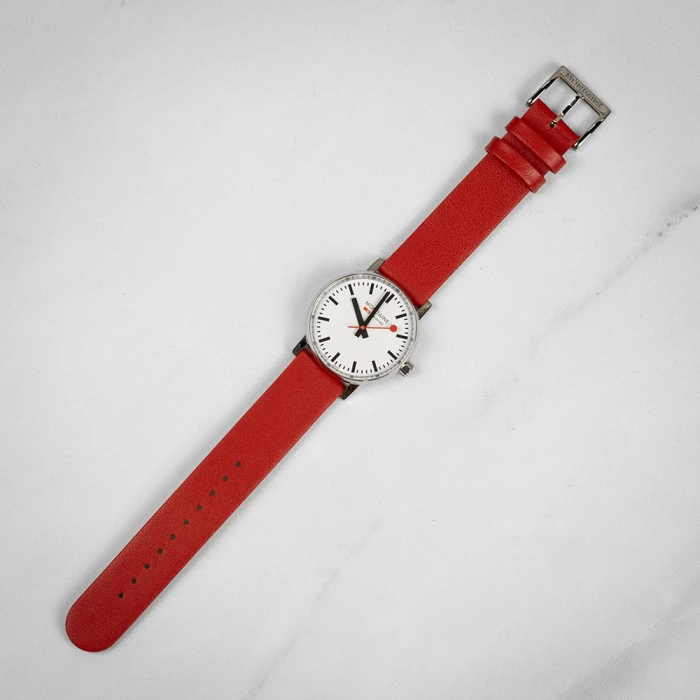 Mondaine Evo2 - White Dial / Red Vegan Grape Leather Strap / 35mm 15 Mondaine Evo2 - White Dial / Red Vegan Grape Leather Strap / 35mm - Image 13