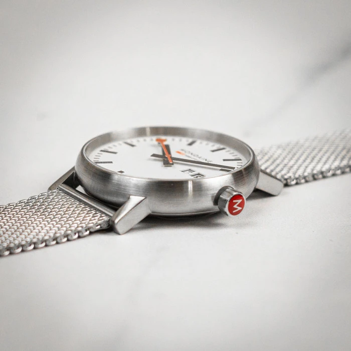 Mondaine Evo2 Big Date - White Dial / Stainless Steel Strap / 40mm 8 Mondaine Evo2 Big Date - White Dial / Stainless Steel Strap / 40mm - Image 6