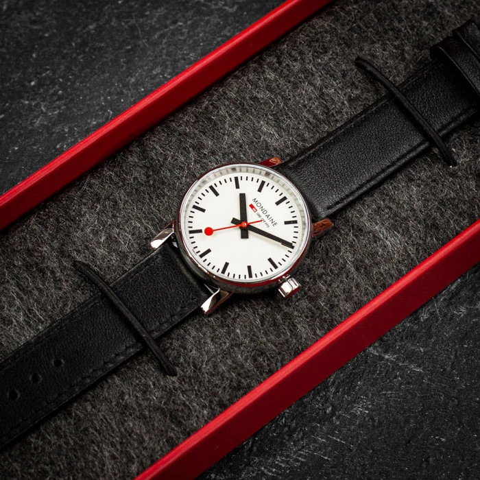 Mondaine Evo2 - White Dial / Black Strap / 30mm 5 Mondaine Evo2 - White Dial / Black Strap / 30mm - Image 4