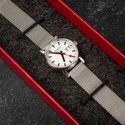 Mondaine Women's Evo2 Big Date - White Dial / Mesh Strap / 30mm 16 Mondaine Women's Evo2 Big Date - White Dial / Mesh Strap / 30mm -Swiss Supplies Store mse30210sm evo2bigdatemesh 1