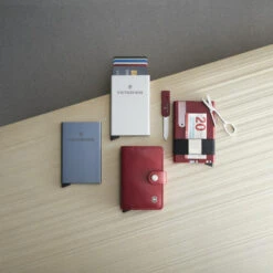 Victorinox Altius Secrid Leather Card Wallet -Swiss Supplies Store tge sak altius secrid g 2 1