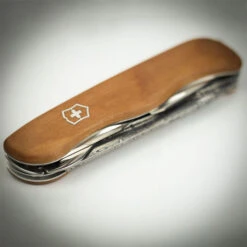 Victorinox Special Picknicker Damast - Limited Edition -Swiss Supplies Store victorinox limited edition 2022 02